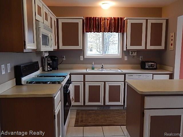 Spacious kitchen.jpg