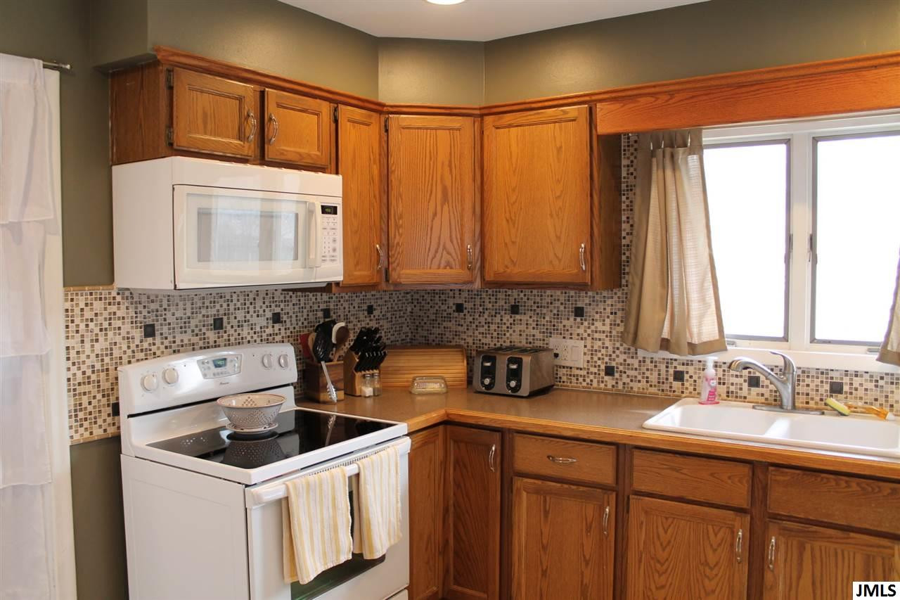 1513 Devonshire Road Jackson, MI 49203 - Photo 5 of 18 Photo 5
