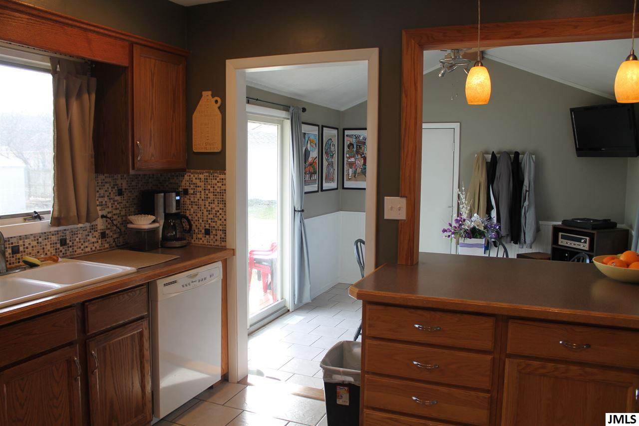 1513 Devonshire Road Jackson, MI 49203 - Photo 7 of 18 Photo 7