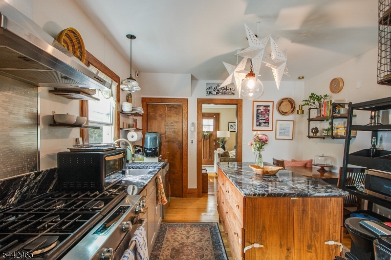 110 Lyons Place Springfield, NJ 07081 - Photo 9 of 22