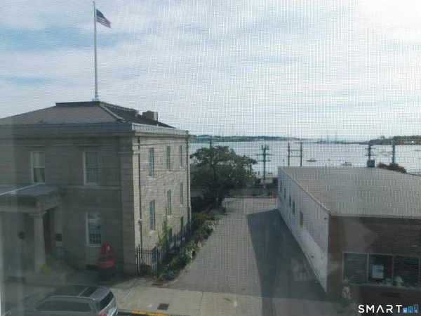 $1,850 | 153 Bank Street, Unit 203, New London, CT 06320