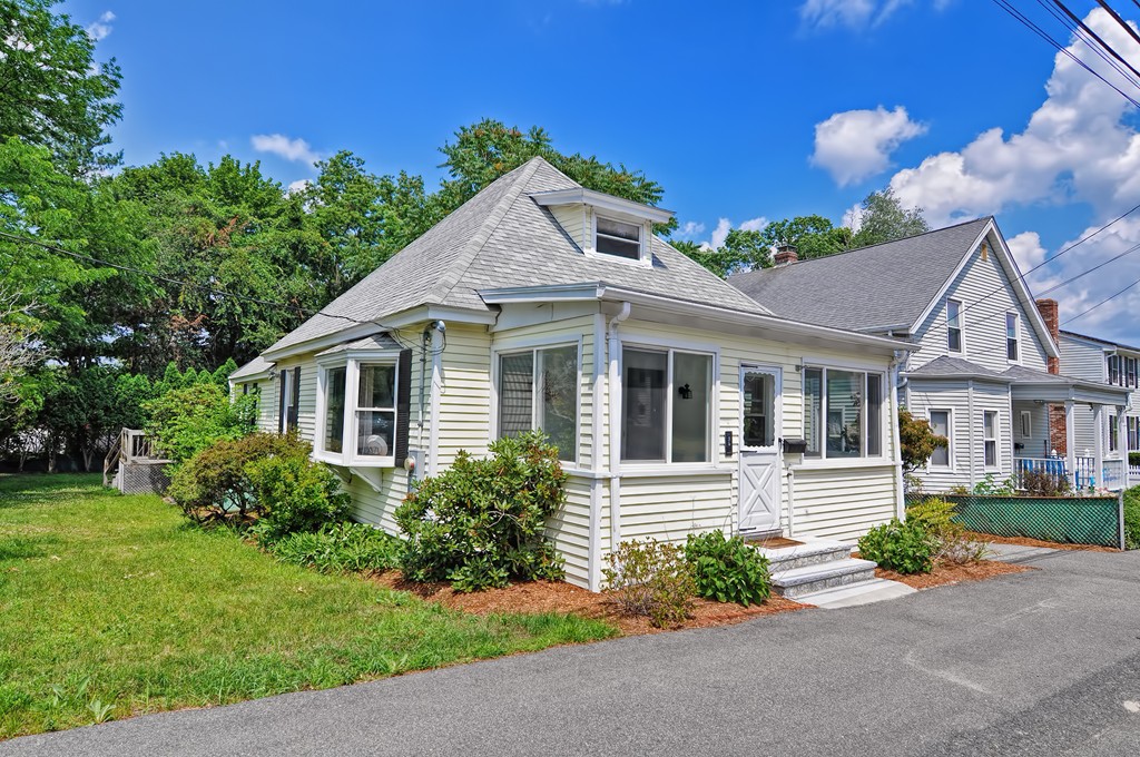 34 Berkeley Road Dedham, MA 02026 - Photo 2 of 24 Gallery Image 2