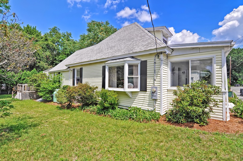 34 Berkeley Road Dedham, MA 02026 - Photo 3 of 24 Gallery Image 3