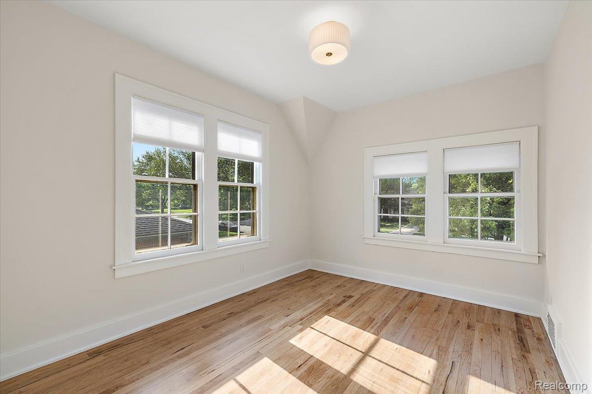 2136 Dorchester Road Birmingham, MI 48009 - Photo 43 of 76 087-2136 Dorchester-84.jpg