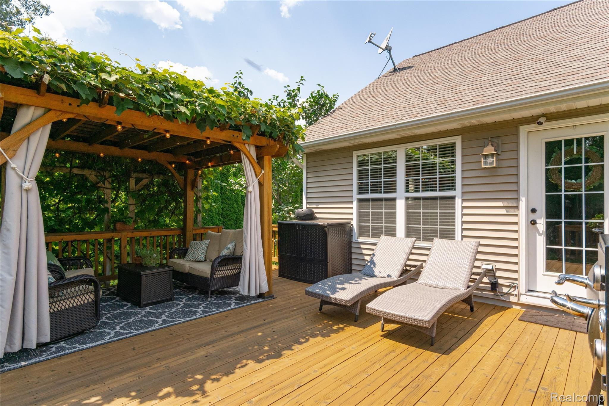 16203 River Ridge Trail Linden, MI 48451 - Photo 25 of 31 Exteriors (8 of 15).jpg