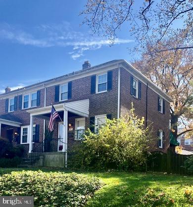 Welcome home to 87 Murdock Rd!