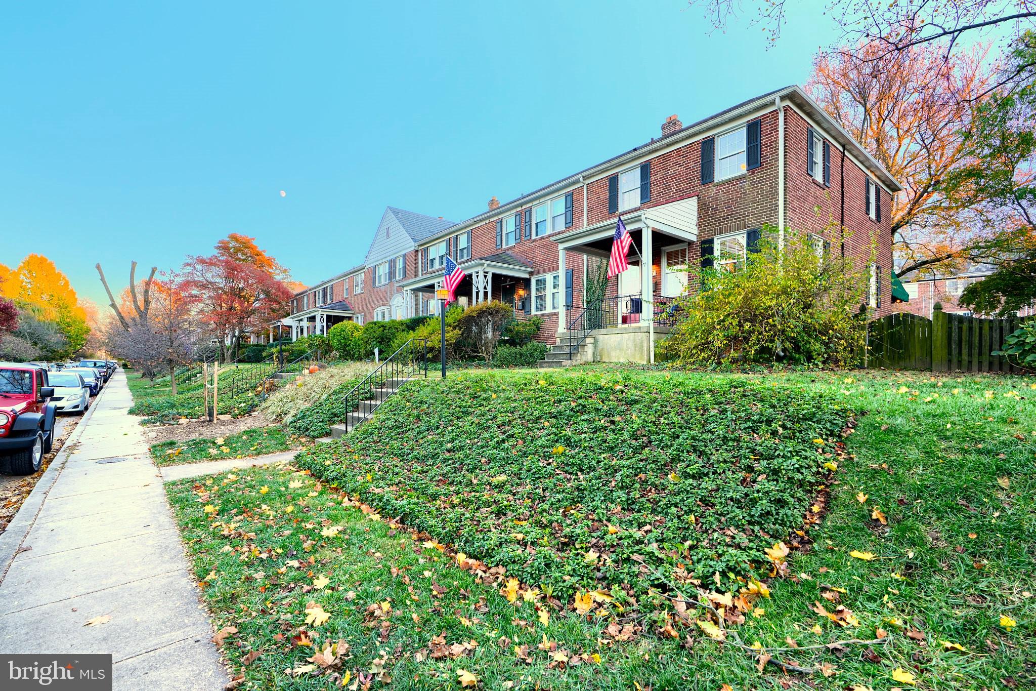 87 Murdock Road Baltimore, MD 21212 - Photo 5 of 48 Side view- extensive front yard!