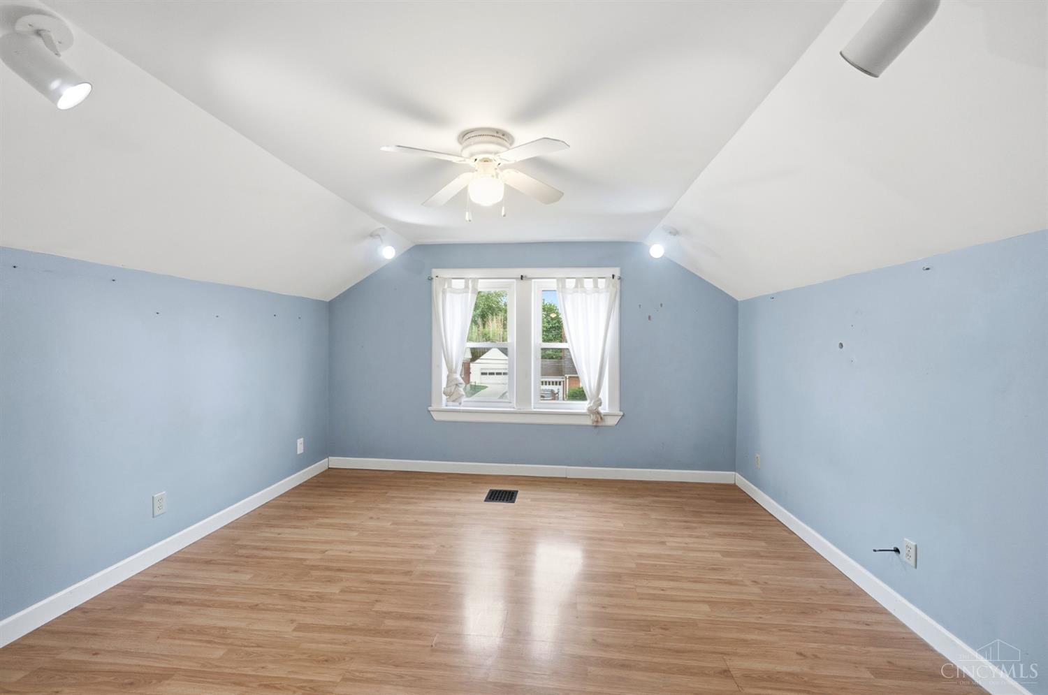 5555 Leumas Road Cincinnati, OH 45239 - Photo 33 of 40