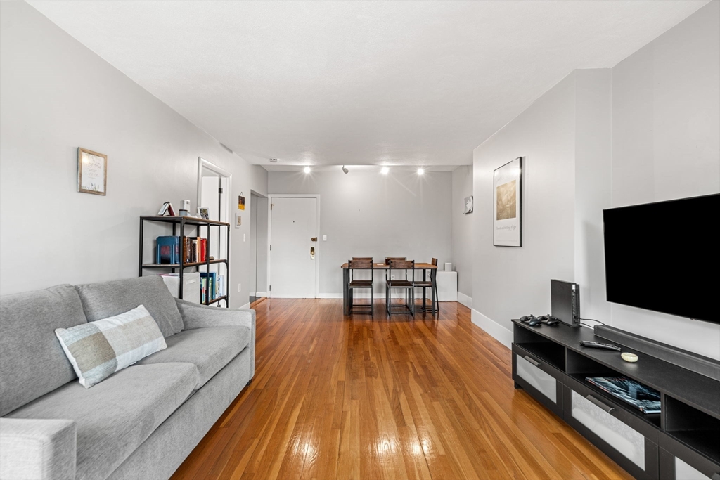 922 Beacon Street, Unit 44 Boston, MA 02215 - Photo 12 of 22