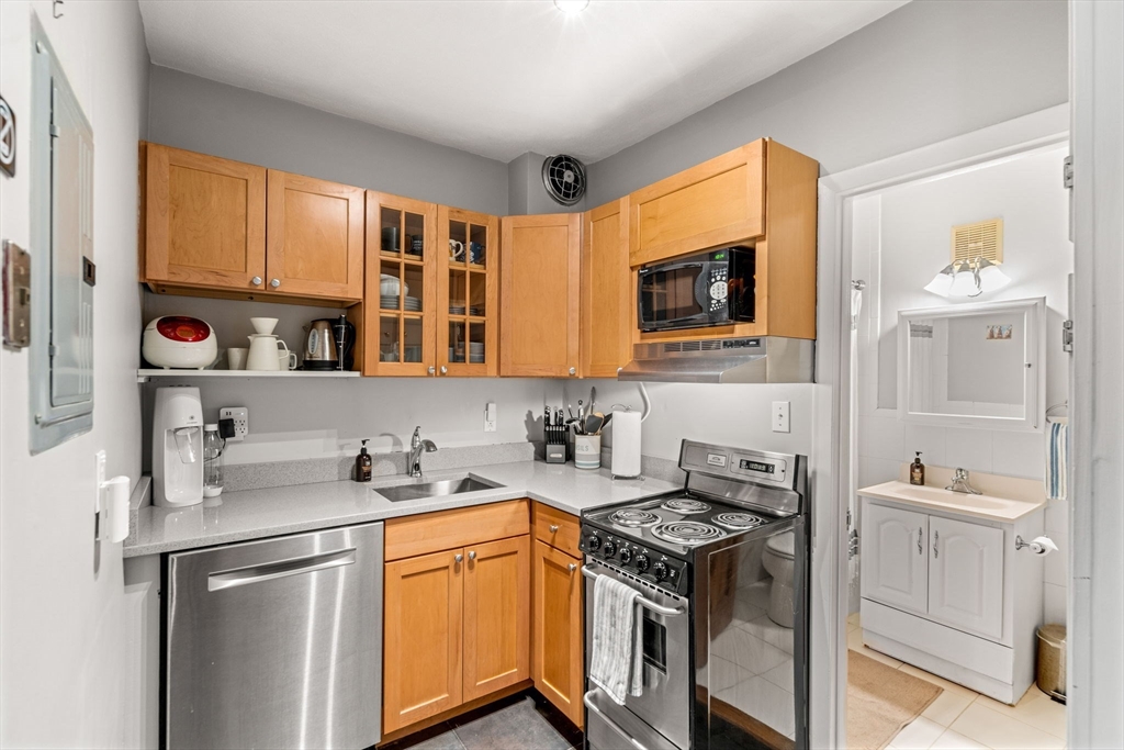 922 Beacon Street, Unit 44 Boston, MA 02215 - Photo 2 of 22