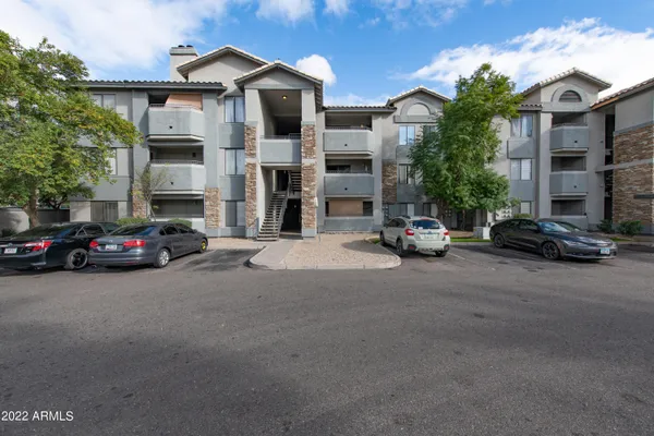 $2,100 | 2025 East Campbell Avenue, Unit 255, Phoenix, AZ 85016