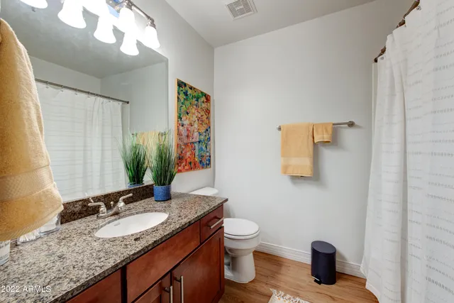 $2,100 | 2025 East Campbell Avenue, Unit 255, Phoenix, AZ 85016