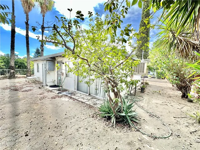 a view of outdoor space