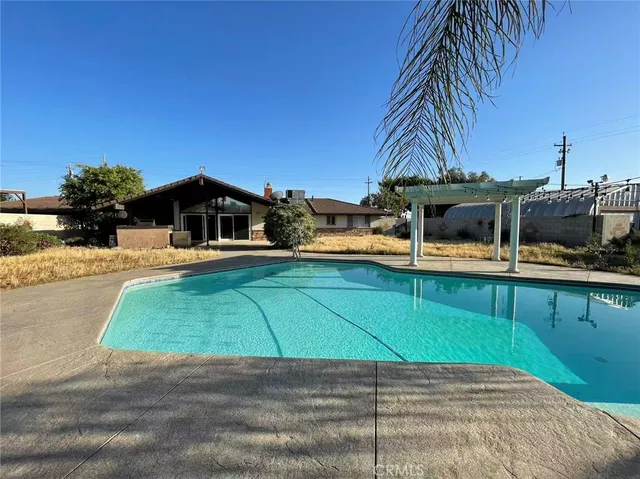 $3,300 | 34306 7th Standard Road, Bakersfield, CA 93314