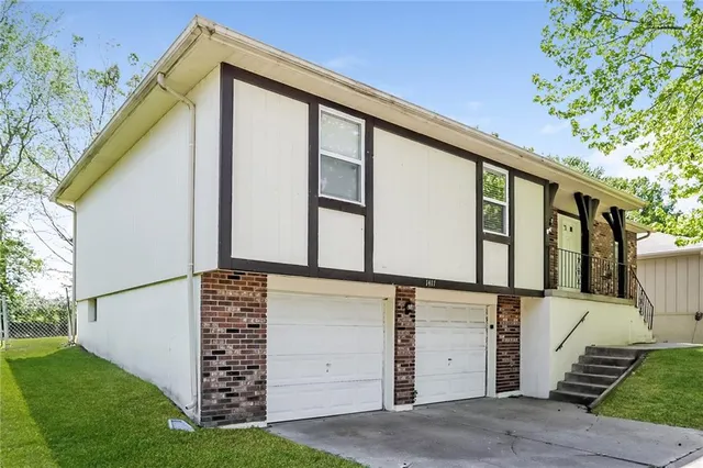 $1,745 | 1417 North Millburn Avenue, Independence, MO 64056