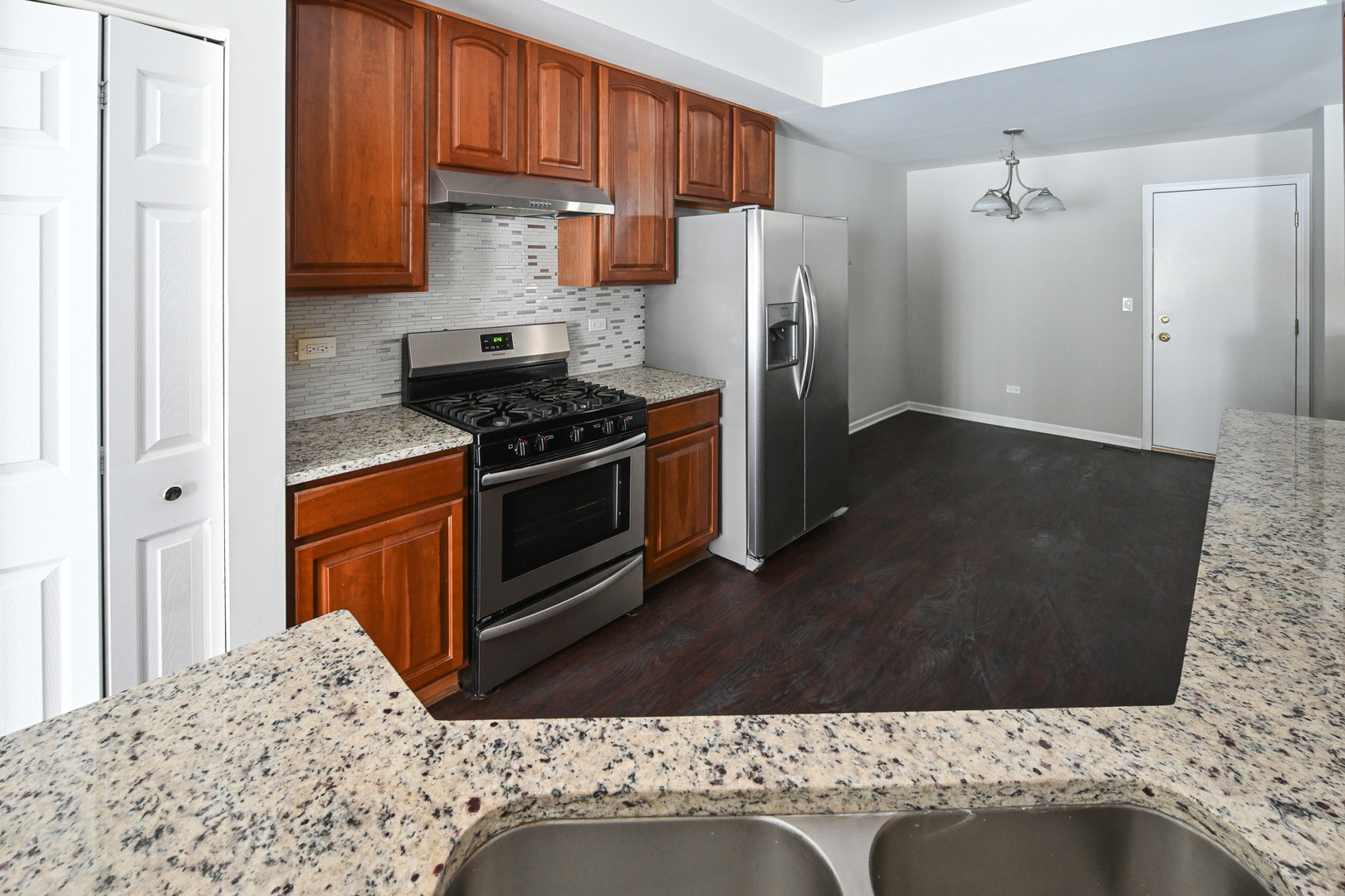 181 Key Largo Drive Romeoville, IL 60446 - Photo 5 of 16