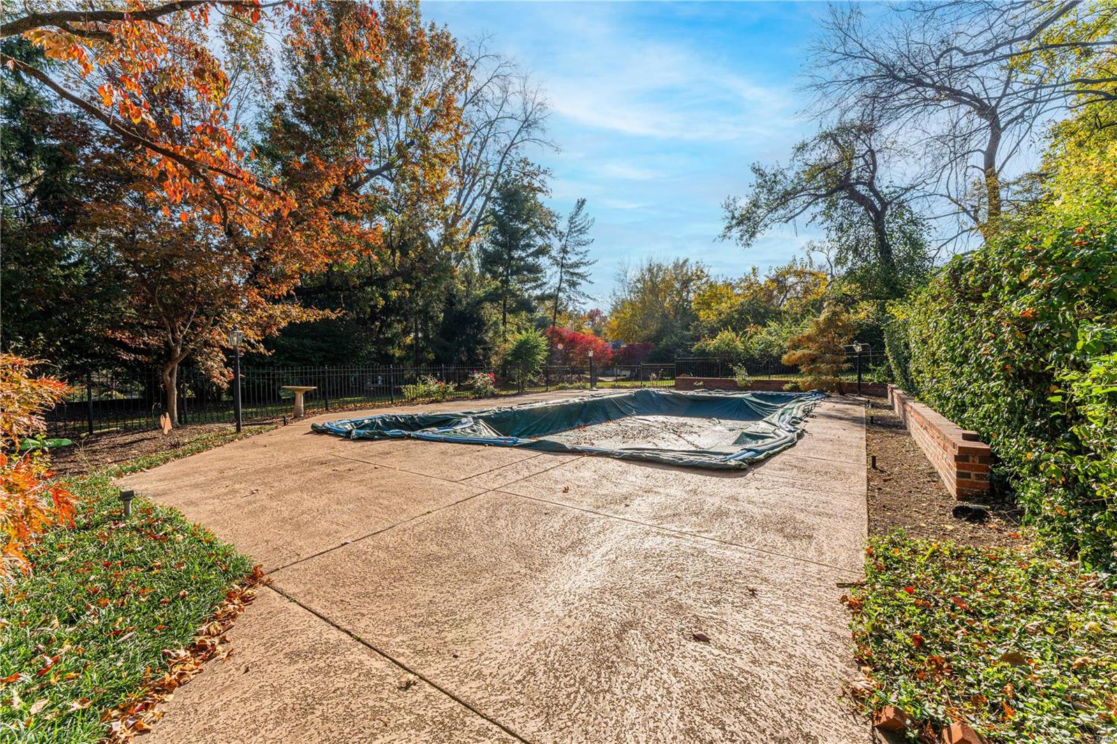 13 Dromara Road Ladue, MO 63124 - Photo 36 of 39