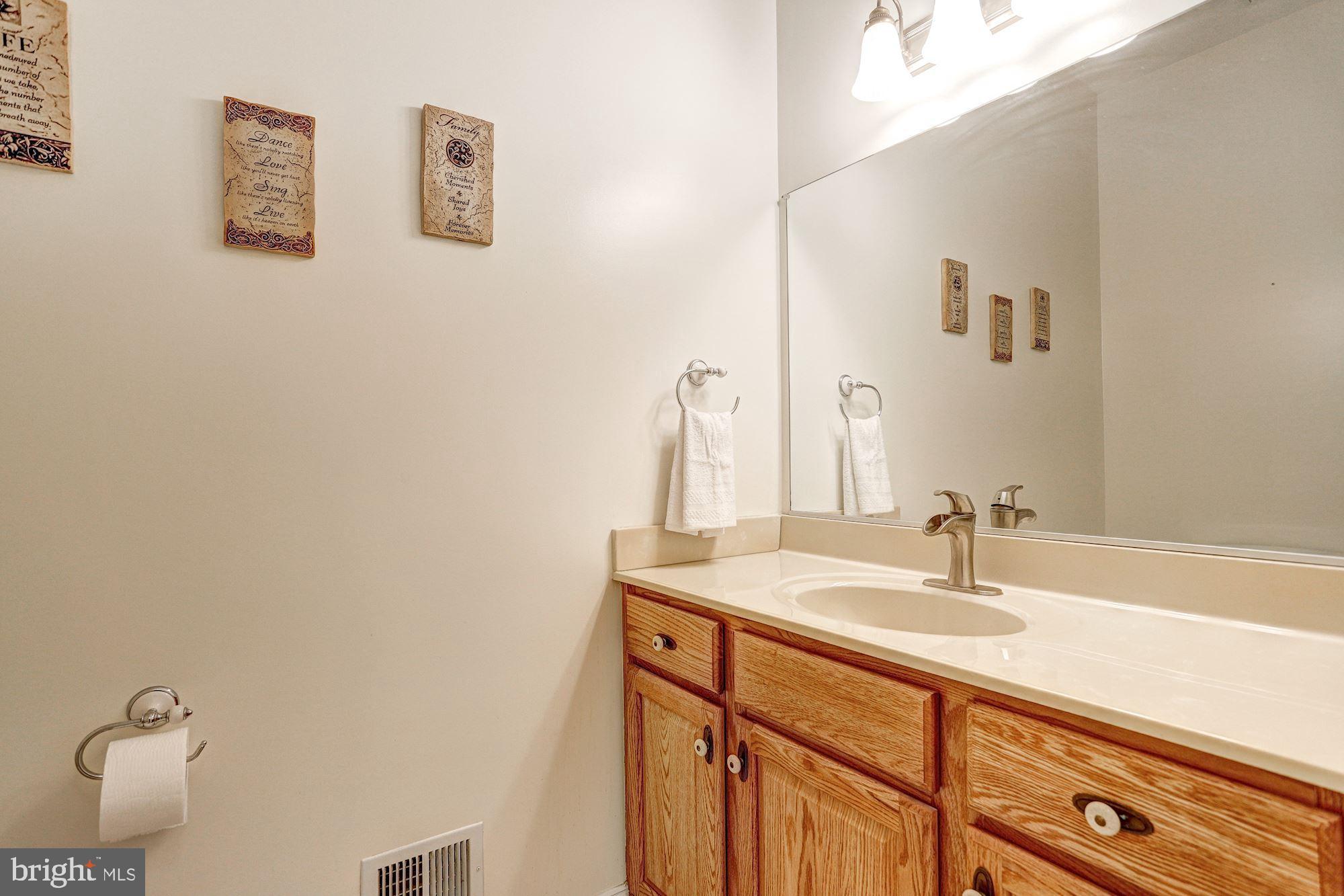 3477 Shiloh Road Hampstead, MD 21074 - Photo 20 of 58 Powder Room