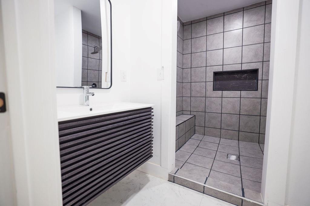 250 Skyview Point, TX 75472 - Photo 9 of 23 a bathroom with a shower