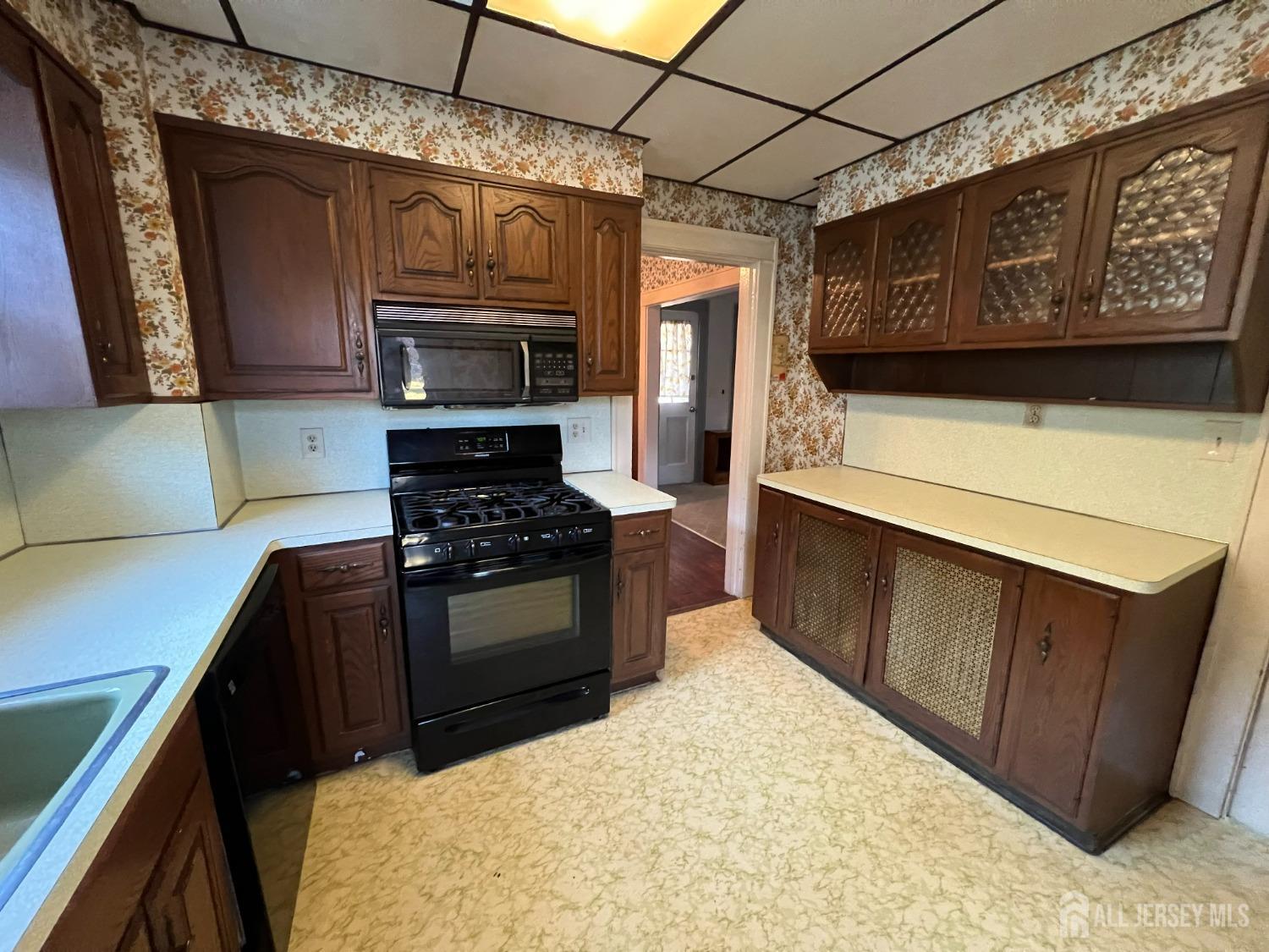641 North Ave Extension Dunellen, NJ 08812 - Photo 5 of 15 Gallery Image 5