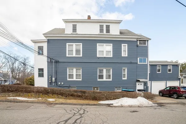 $2,200 | 7 Ridgeland Road, Unit 1, Shrewsbury, MA 01545