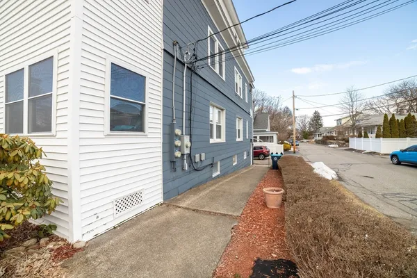 $2,200 | 7 Ridgeland Road, Unit 1, Shrewsbury, MA 01545