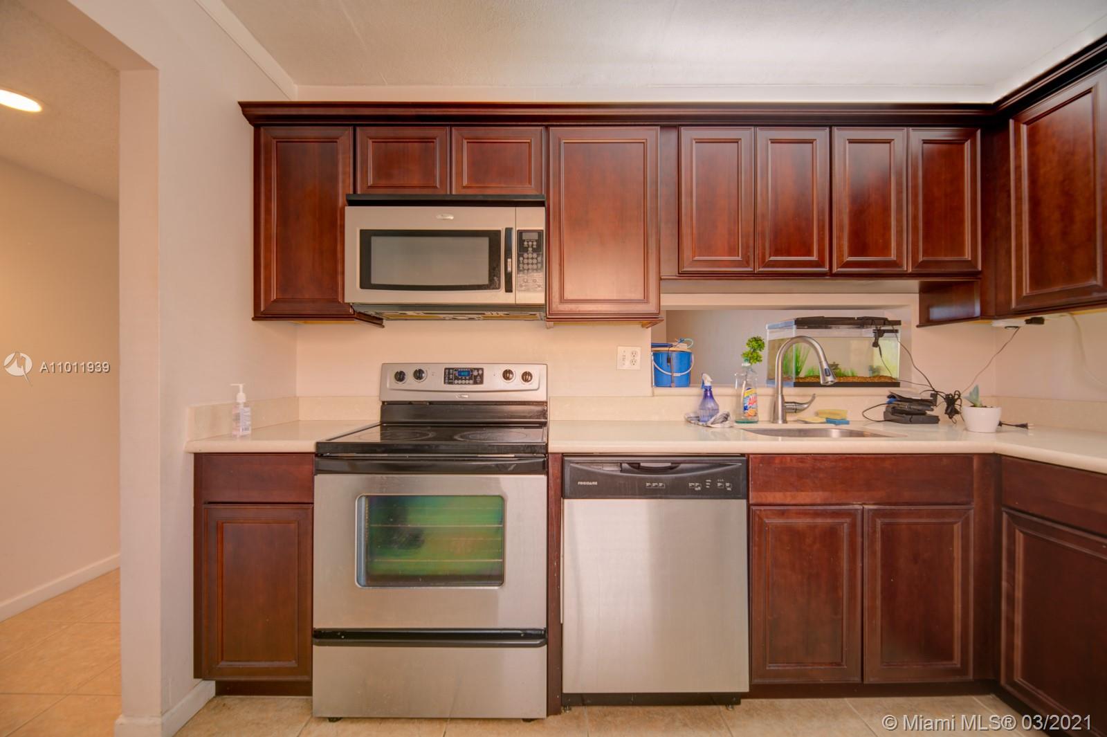 8420 Southwest 133rd Avenue Road, Unit 420 Miami, FL 33183 - Photo 4 of 22