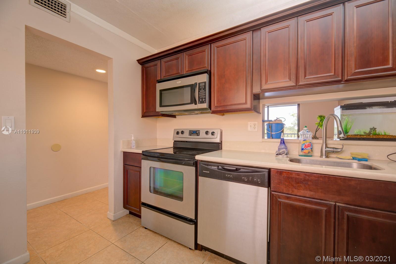 8420 Southwest 133rd Avenue Road, Unit 420 Miami, FL 33183 - Photo 5 of 22