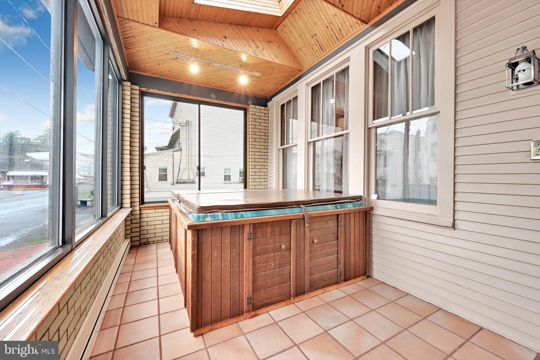 38 Valley Street New Philadelphia, PA 17959 - Photo 9 of 41 Enclosed Porch