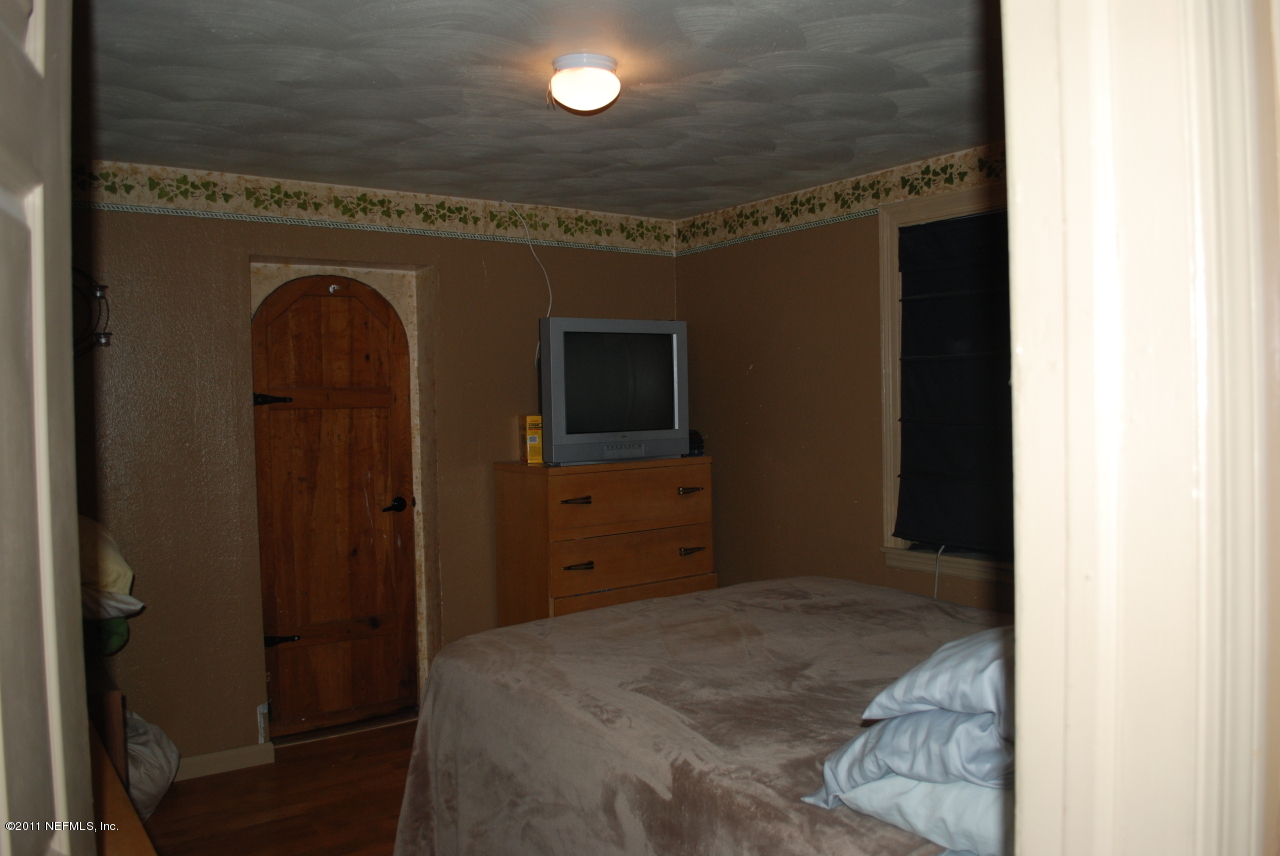 7512 Canary Road Jacksonville, FL 32219 - Photo 9 of 10 ANOTHER VIEW OF OWNERS BEDROOM