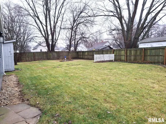 $105,000 | 471 North 7th Avenue, Canton, IL 61520