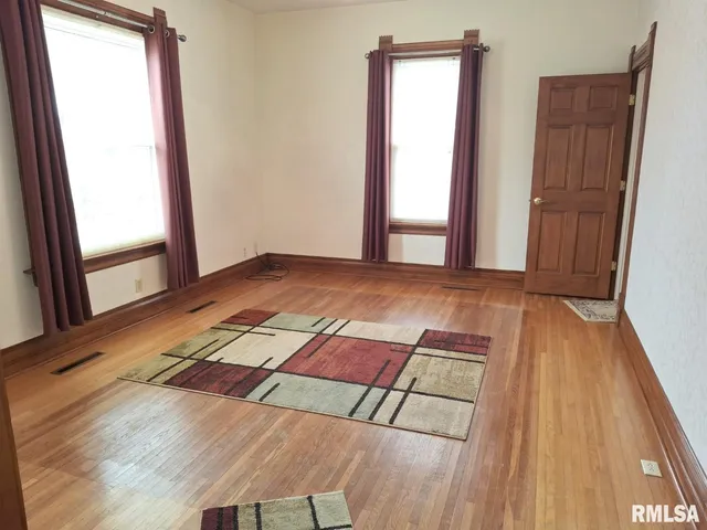 $105,000 | 471 North 7th Avenue, Canton, IL 61520