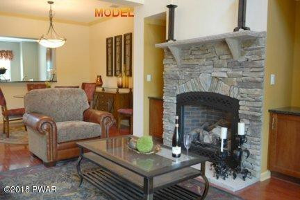 904 Macintosh Way Matamoras, PA 18336 - Photo 2 of 17
