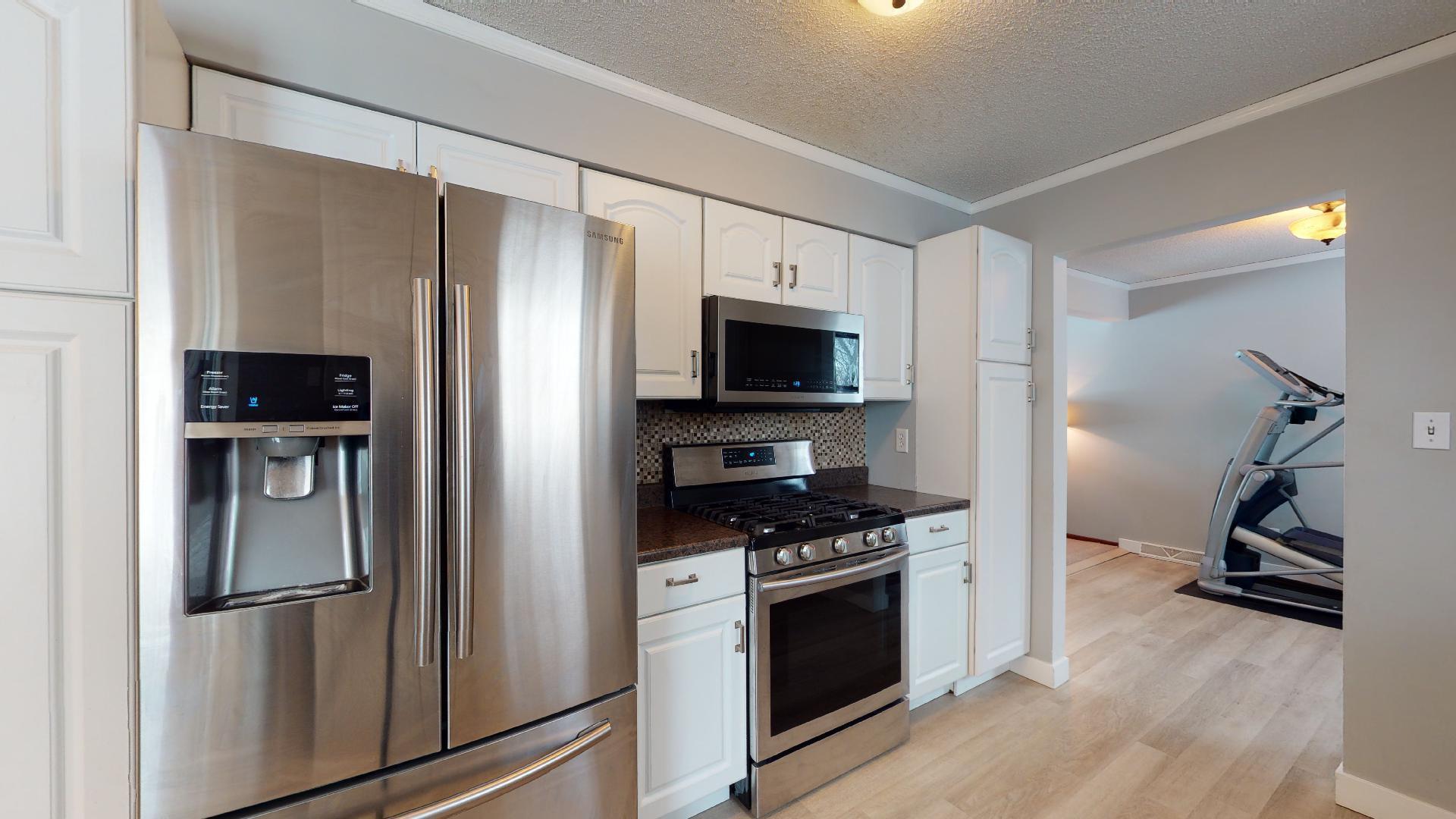 2415 Viking Court Northwest Rochester, MN 55901 - Photo 8 of 41