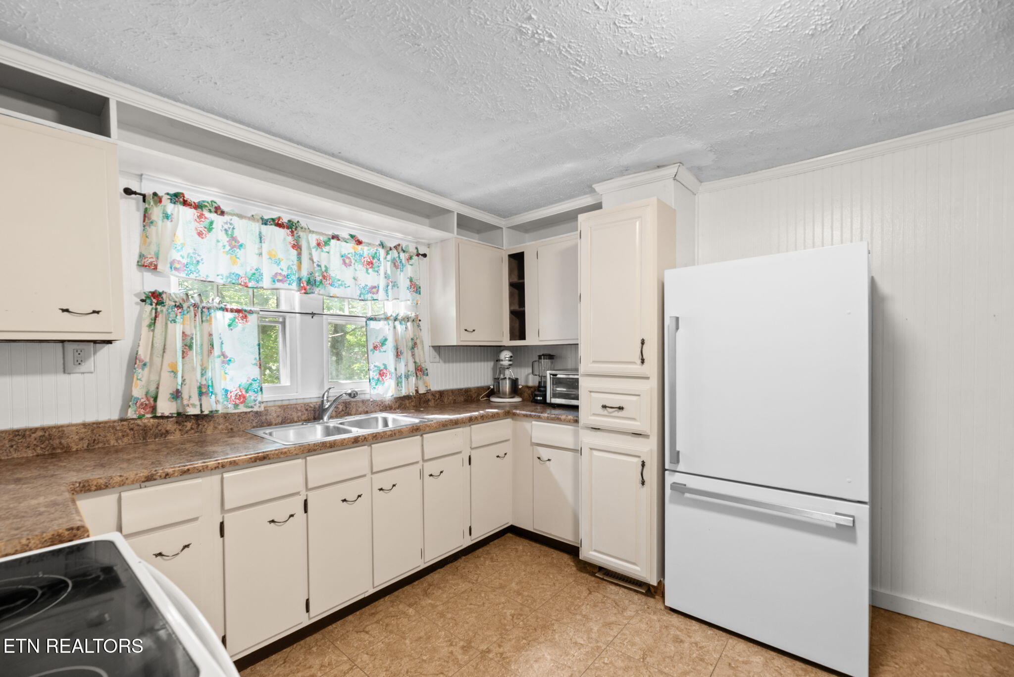 711 Sharp Street Clinton, TN 37716 - Photo 9 of 31 9-web-or-mls-Sharp711 (72)