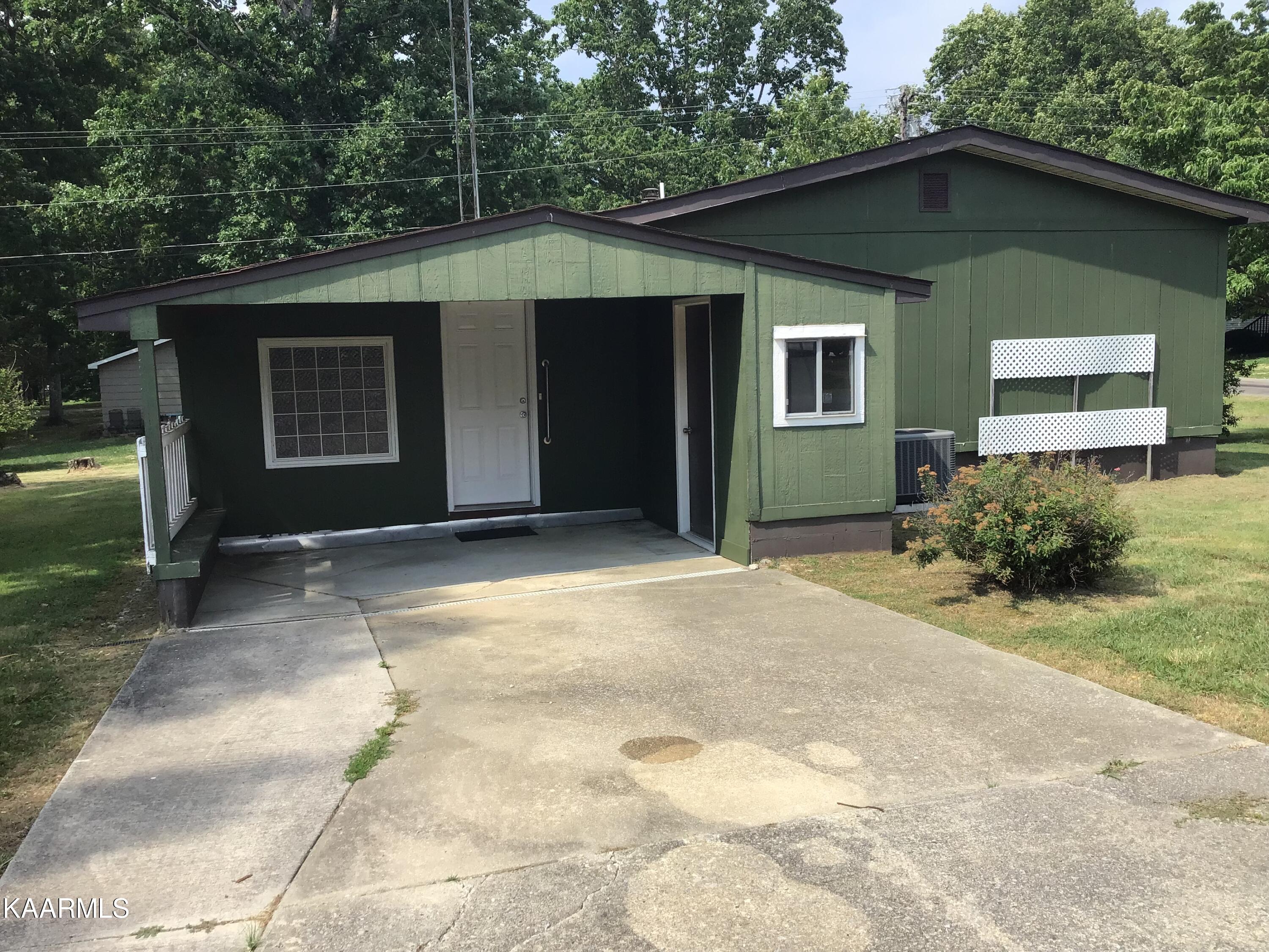 311 Rugby Road Crossville, TN 38558 - Photo 4 of 12 B2B91585-1BDD-4B7B-A1B5-F60E70452599