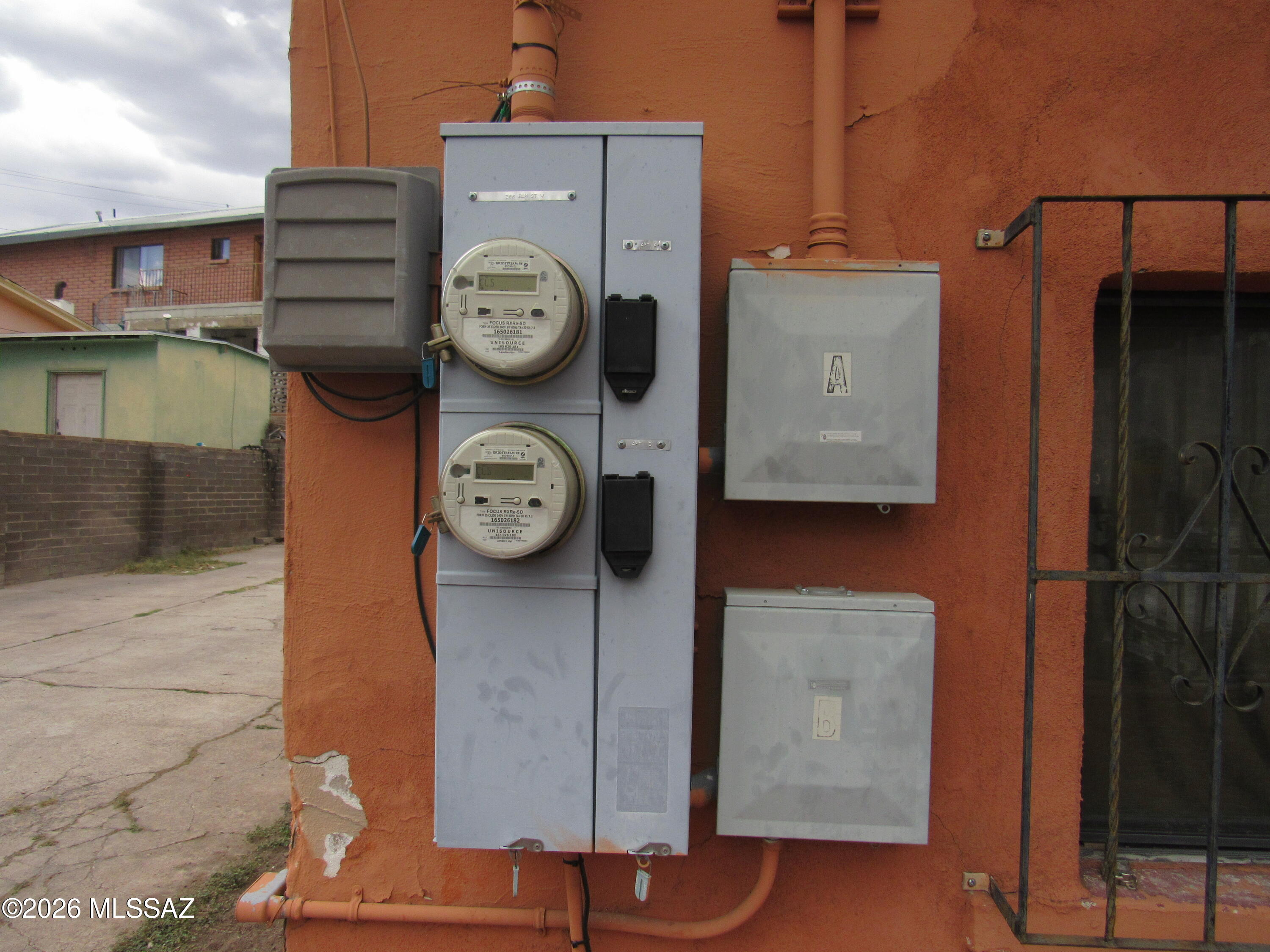266 West Elm Street Nogales, AZ 85621 - Photo 8 of 25 Meters