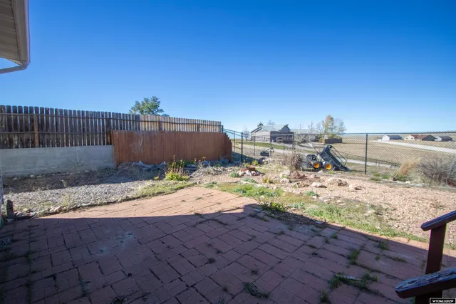 $290,000 | 418 Emigrant Drive, Glenrock, WY 82637
