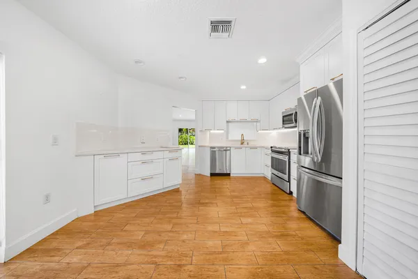 $4,300 | 4106 Carriage Drive, Unit C2, Pompano Beach, FL 33069