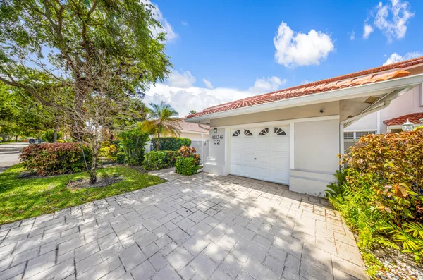 $4,300 | 4106 Carriage Drive, Unit C2, Pompano Beach, FL 33069
