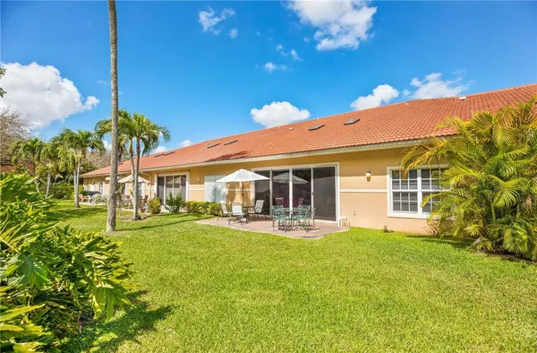 $4,300 | 4106 Carriage Drive, Unit C2, Pompano Beach, FL 33069