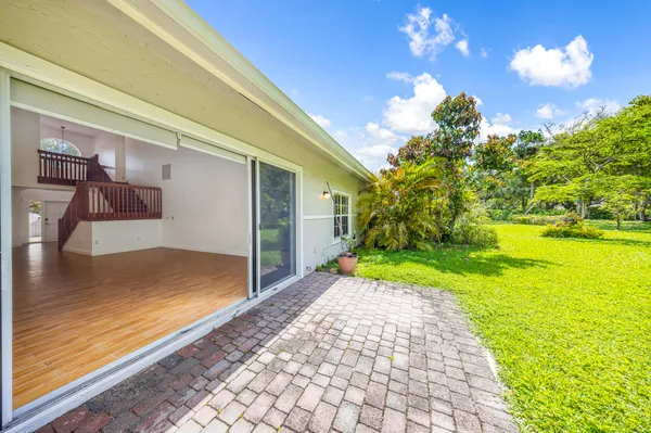 $4,300 | 4106 Carriage Drive, Unit C2, Pompano Beach, FL 33069