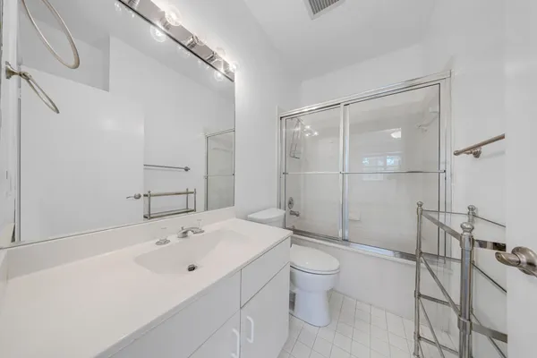 $4,300 | 4106 Carriage Drive, Unit C2, Pompano Beach, FL 33069