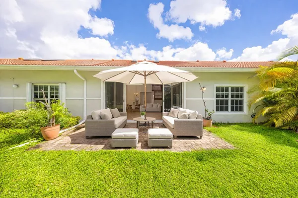 $4,300 | 4106 Carriage Drive, Unit C2, Pompano Beach, FL 33069