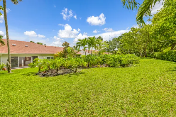 $4,300 | 4106 Carriage Drive, Unit C2, Pompano Beach, FL 33069
