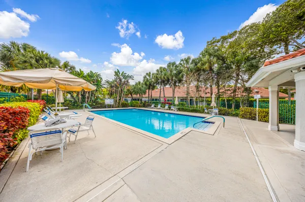 $4,300 | 4106 Carriage Drive, Unit C2, Pompano Beach, FL 33069