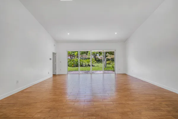 $4,300 | 4106 Carriage Drive, Unit C2, Pompano Beach, FL 33069