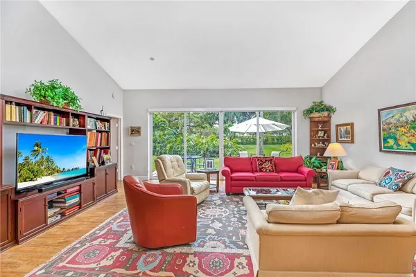 $4,300 | 4106 Carriage Drive, Unit C2, Pompano Beach, FL 33069