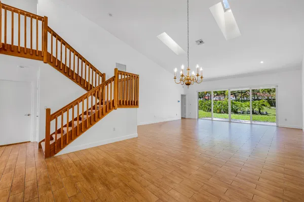 $4,300 | 4106 Carriage Drive, Unit C2, Pompano Beach, FL 33069