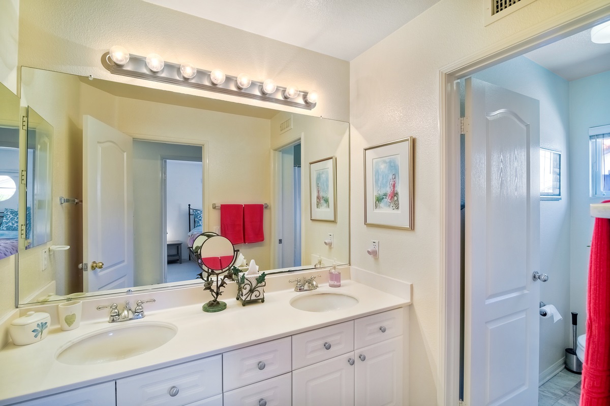 6443 Amethyst Way Carlsbad, CA 92011 - Photo 14 of 25